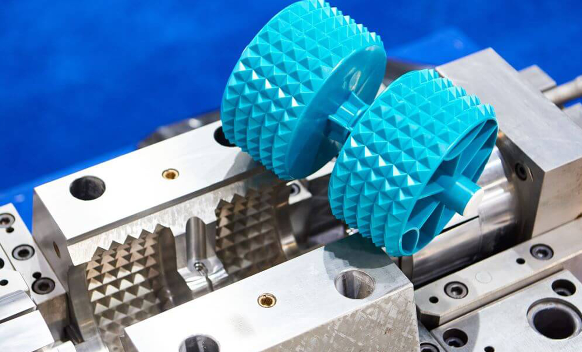 Литье пластмасс под давлением